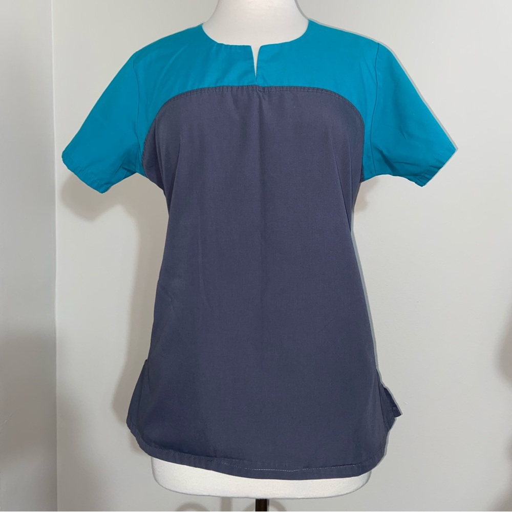 UA Scrubs Teal and Gray Women's Top M Medium